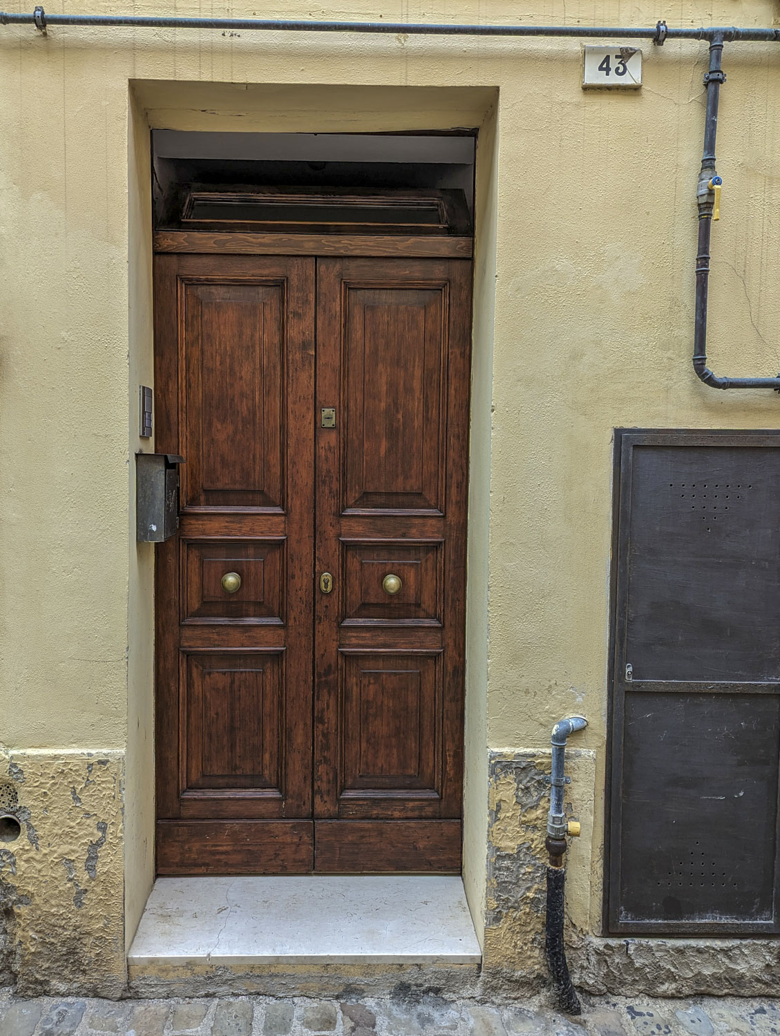 A door in Italy