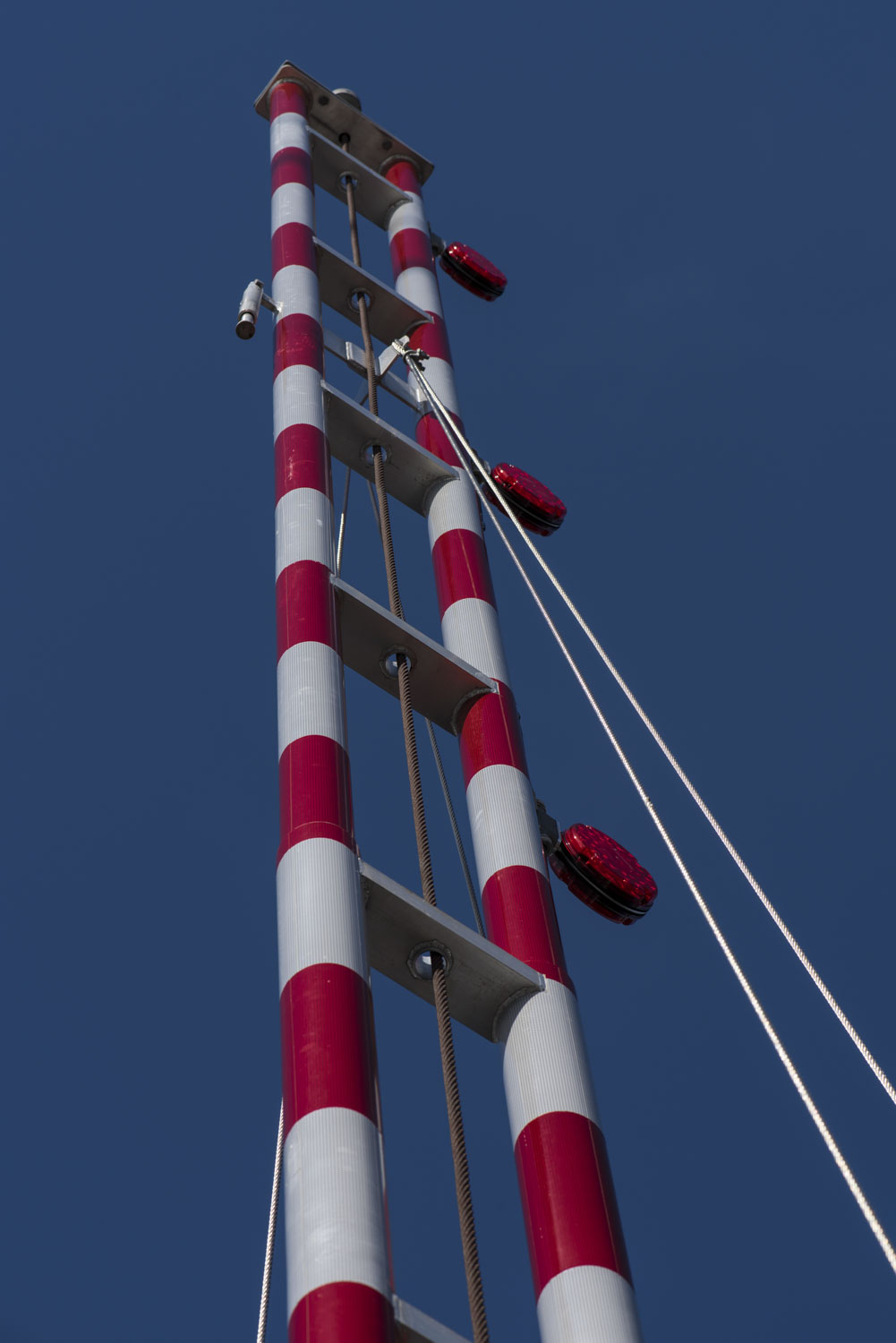 The safety marker poles of a bridge
