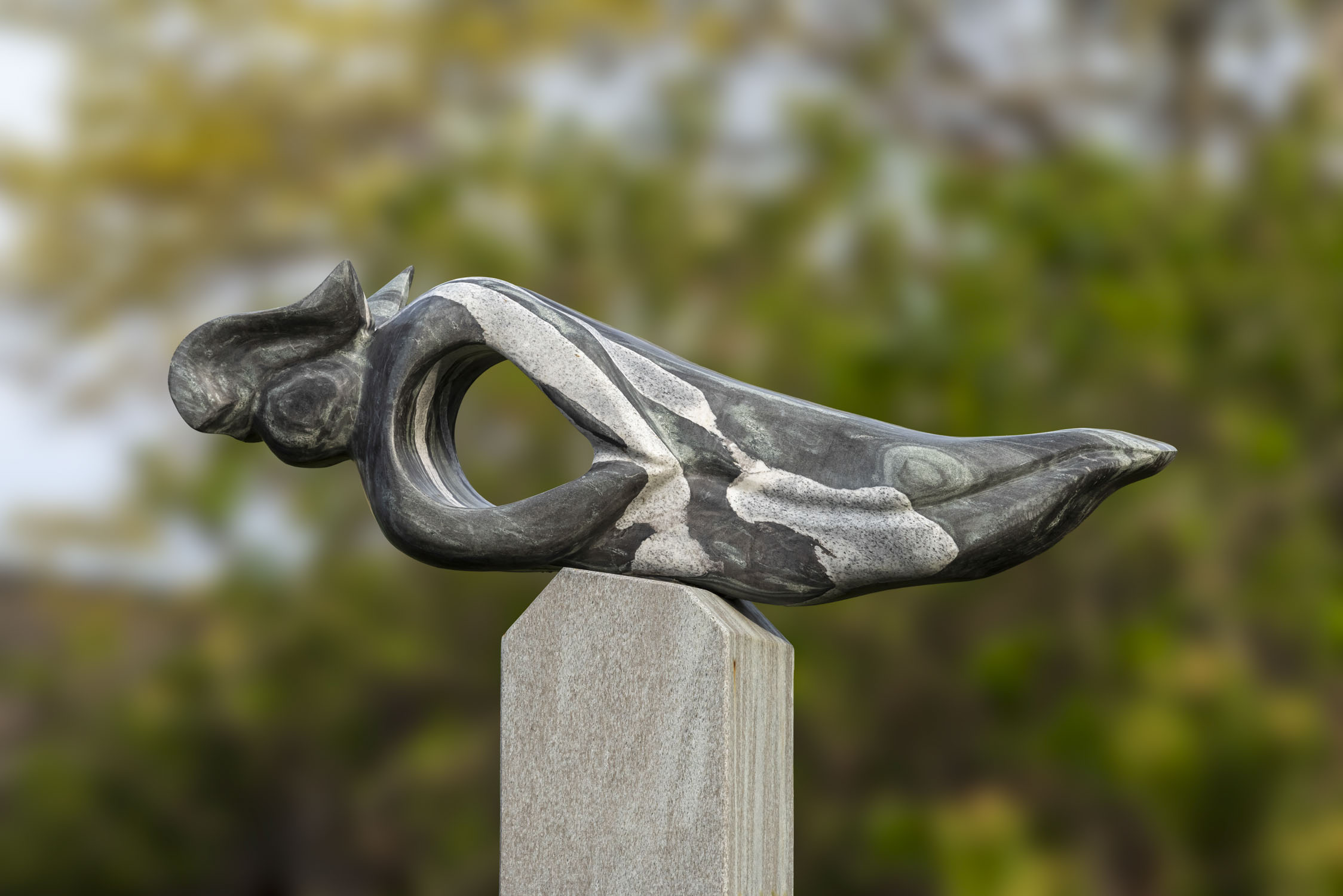 A statue representing the wind